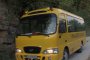  Шофьор на училищен микробус почина по време на движение, успя да спаси децата