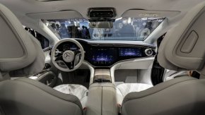 Mercedes стана първият автомобилен производител в САЩ, който продава автономни автомобили, без да изисква от водачите да гледат пътя.