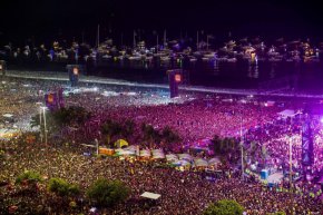 Мадона зарадва феновете си в Рио де Жанейро с безплатен концерт на плажа Копакабана.